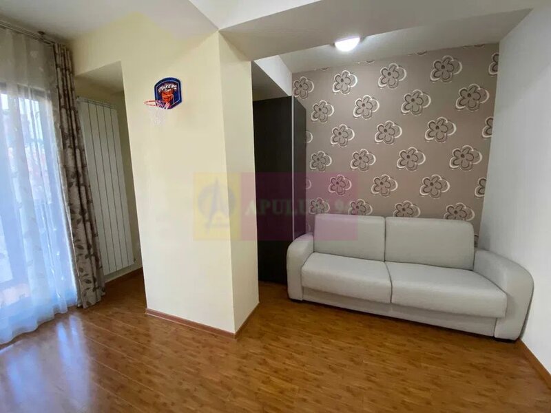 Vanzare apartament cu 3 camere  Decebal,adiacent, 2 parcari